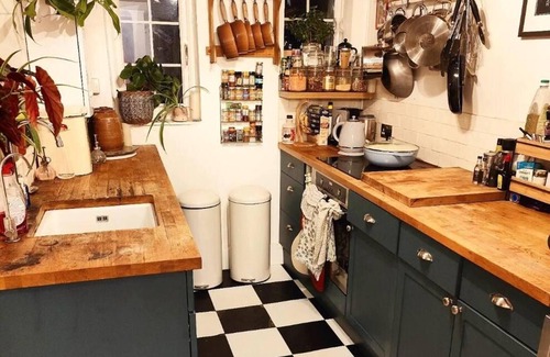 Ashford House | Victorian Cottage Writers Retreat