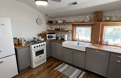 Lawrence House | Victorian Little Yellow Cottage