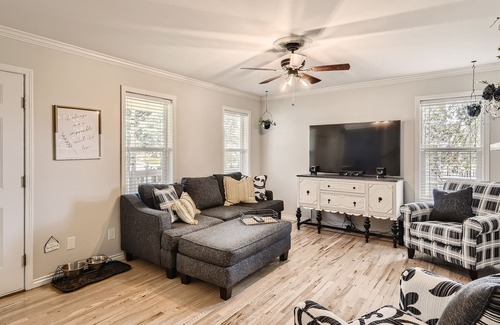 Palmer Lake House | Victorian Oasis In Heart of Palmer Lake