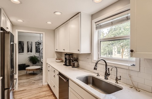 Palmer Lake House | Victorian Oasis In Heart of Palmer Lake