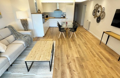 Padenghe sul Garda Villa | VICTORY GARDA RELAIS 3-bedroom villa in fabulous Soiano with pool, Jacuzzi, WiFi