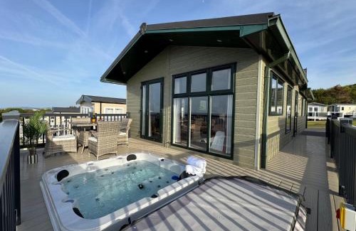 Llanddulas Other | Victory Lodge with Hot Tub - 2 Bedroom - Sleeps 6 - Bron-Y-Wendon Holiday Park