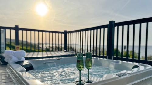 Llanddulas Other | Victory Lodge with Hot Tub - 2 Bedroom - Sleeps 6 - Bron-Y-Wendon Holiday Park