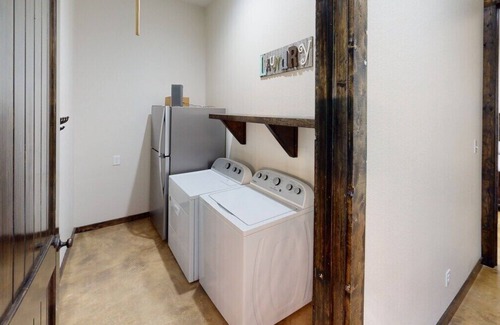 Sabinal House | Vida Loca @ Frio Select Rental Homes