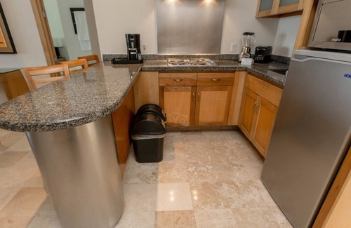 Granjas del Marques Condo | Vidanta Grand Mayan 2 BR 2 BA Suite With Kitchen Sleeps 8 - Acapulco