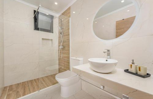 Gaula Apartment | Vienna apartment Alpine escape villa