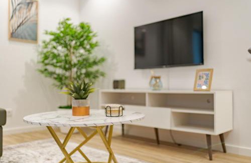 Gaula Apartment | Vienna apartment Alpine escape villa