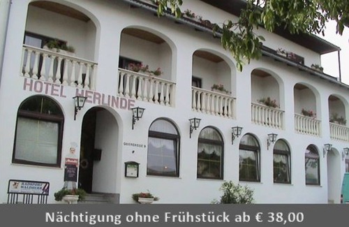 Podersdorf am See House | Vierbettzimmer mit Dusche, WC - Hotel Gästehaus Herlinde