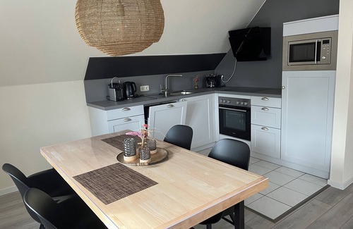 Butjadingen Apartment | View of the dike & 50 m from the harbor and the North Sea