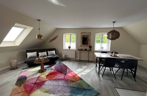 Butjadingen Apartment | View of the dike & 50 m from the harbor and the North Sea