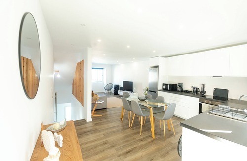 Lagoa Apartment | View of the Lighthouse