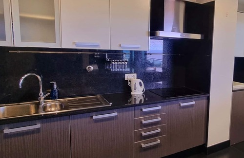 Sao Pedro Apartment | View of the sea and the city enjoying the sunrise and sunset in one place.