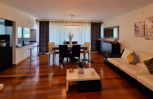 Sao Pedro Apartment | View of the sea and the city enjoying the sunrise and sunset in one place.