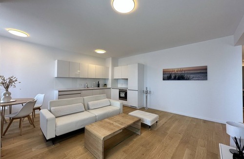 Old Town Apartment | View over the city and castle from the 24. floor, free parking