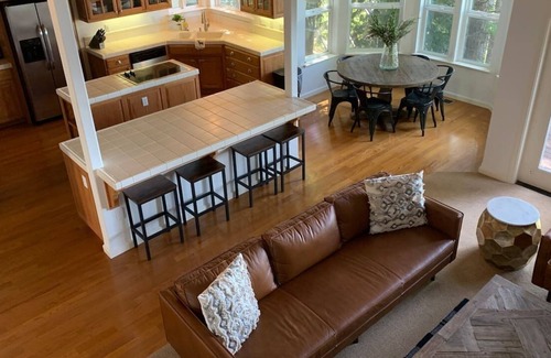 Mi-Wuk Village House | VIEWS - 2414 sq ft - Arcade Games - Home Bar - Trail