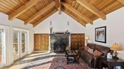 Upper Moonridge House | Views at Wolf Lodge by AvantStay Magnificent Views w Hot Tub Sauna