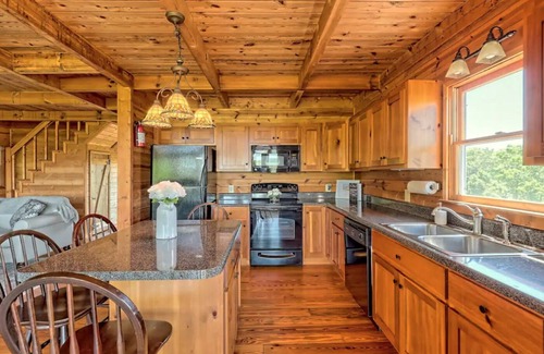 Clayton Cabin | VIEWS! Mountain Sunsets & Stars! - The Green Cabin