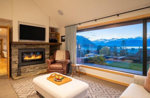 Wanaka Villa | Views on Stone by Sotheby's Luxury Rental Homes
