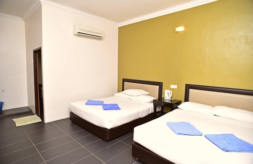 Pangkor Island Hotel | Vikri Beach Resort