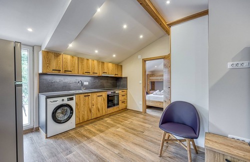 Katoro Apartment | Viktor Katoro/One-Bedroom Apartment A6 in Katoro