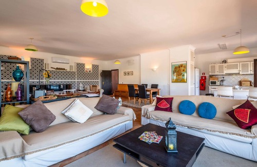 Corte Vidreiro Villa | Villa Eiras Altas by Portucasa