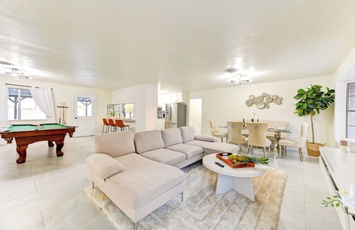 Paradise Crest House | Vila Hearts- 5BD with pool, Hot tub, Sauna, Arcade, Bar all you need N the Strip