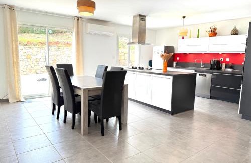 Joyeuse Villa | Vila Joyeuse