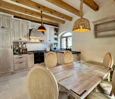 Tractorul Villa | Vila Luna Brașov