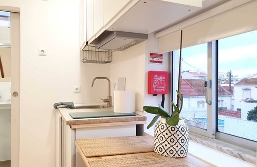 Costa de Caparica Apartment | Vila Maria Green Room by Host-point