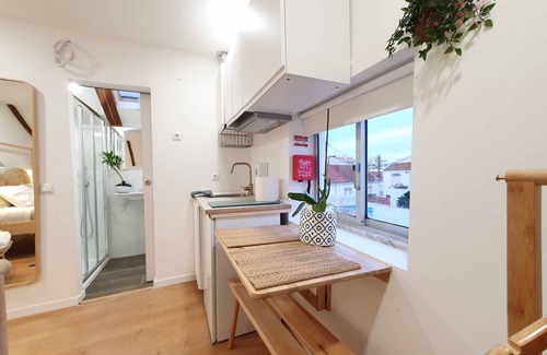 Costa de Caparica Apartment | Vila Maria Green Room by Host-point
