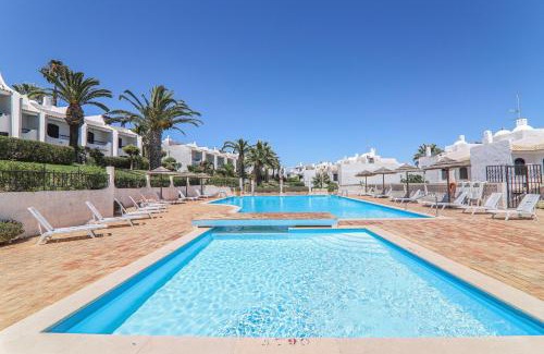 Alporchinhos Villa | Vila Mourisca