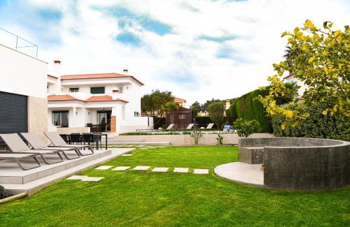 Praia del Rei Villa | Vila Pequeno