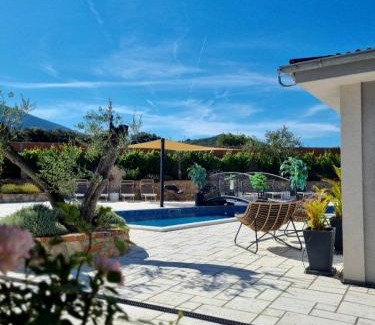 Nerezine Villa | Vila s jacuzzijem i bazenom Mavrinac