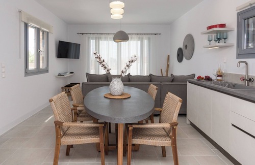 Zefiria House | Vilianna Milos