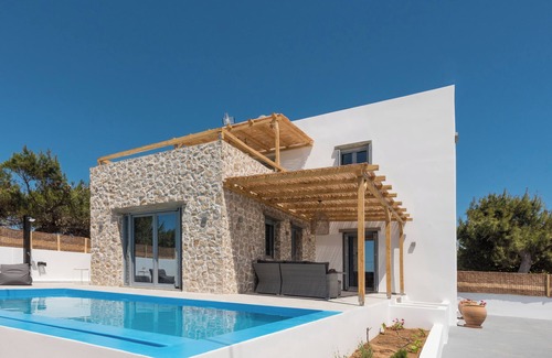 Zefiria House | Vilianna Milos