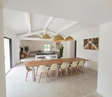 Valeyrac House | Villa 1904 - 18 pers - 9 chambres -piscine