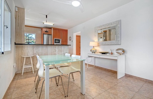 Les Deveses Villa | Villa 1ª Linea Cudei close to the Beach with Pool & Wi-Fi