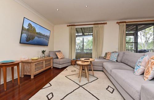 Pokolbin Villa | Villa 2br Bardolino Villa located within Cypress Lakes Resort