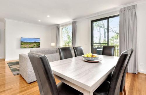 Pokolbin Villa | Villa 2br Chablis Villa located within Cypress Lakes Resort
