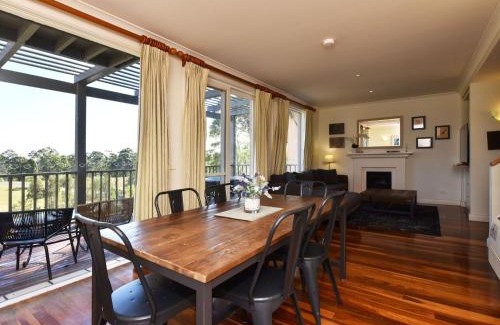 Pokolbin Villa | Villa 2br Ferre Villa located within Cypress Lakes Resort