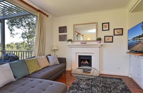 Pokolbin Villa | Villa 2br Ferre Villa located within Cypress Lakes Resort