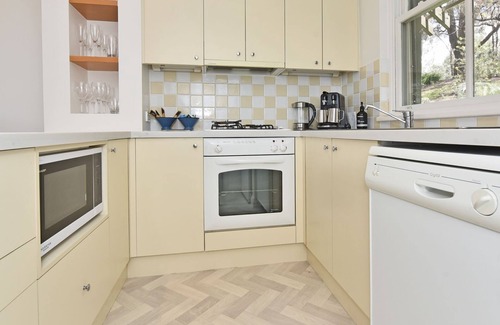 Pokolbin Villa | Villa 2br Heafy Lodge Villa located within Cypress Lakes Resort