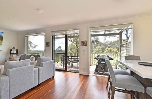 Pokolbin Villa | Villa 2br Heafy Lodge Villa located within Cypress Lakes Resort