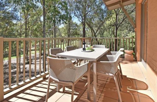 Pokolbin Villa | Villa 2br Pinot Grigio Villa located within Cypress Lakes Resort