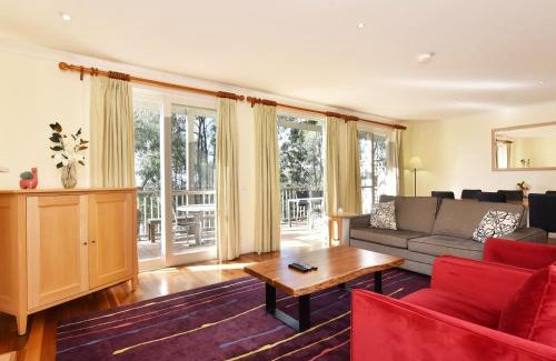 Pokolbin Villa | Villa 3br Chambourcin Villa located within Cypress Lakes Resort