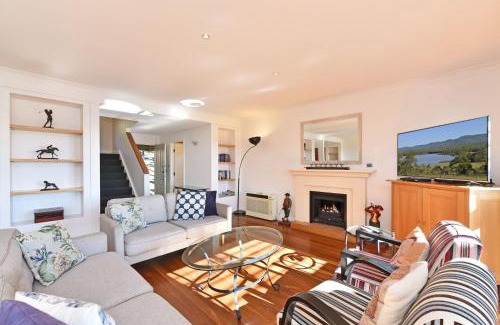 Pokolbin Villa | Villa 3br Syrah Villa located within Cypress Lakes Resort