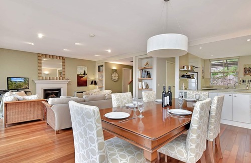 Pokolbin Villa | Villa 3br Zinfandel Villa Resort Condo located within Cypress Lakes Resort nothing is more central