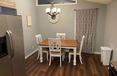 Poplar Bluff House | Villa 5 · Poplar Bluff 2BR/1.5 Bath House (2022 Renovation)