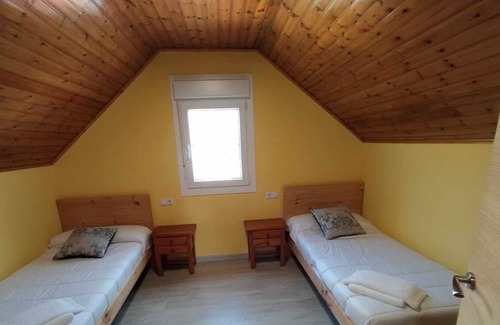 Sanxenxo Villa | Villa A 50 MTS Playa EN Sanxenxo, 5 Dorm, Wifi, Jardín, Barbacoa