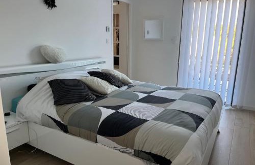 Millas Villa | Villa accueillante à Millas avec piscine privée et jacuzzi